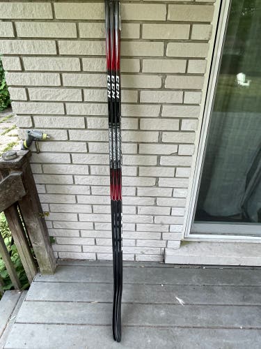 Senior Right Handed Heel Pattern Pro Stock Jetspeed Team Hockey Stick