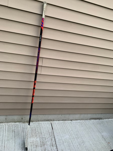 Intermediate Right Handed CCM JetSpeed FT 475 Hockey Stick P28