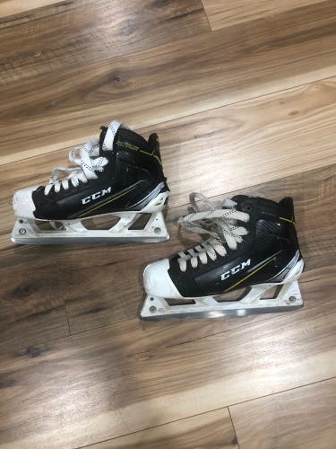 Used CCM Regular Width  Size 7.5 Tacks 9060 Hockey Goalie Skates