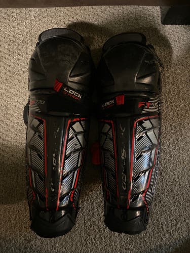 CCM  JetSpeed FT370 Shin Pads