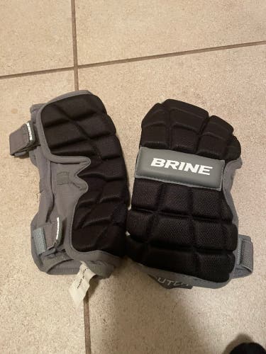 Brine clutch lacrosse elbow pads