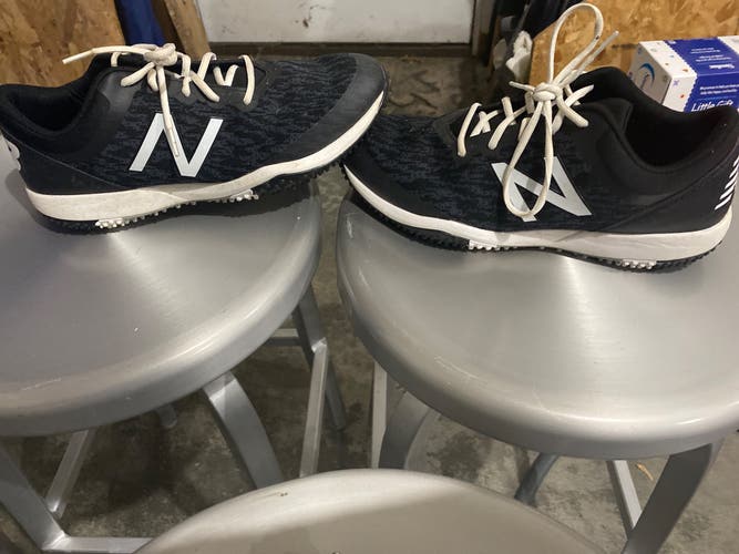 Used like New NEW BALANCE turf shoes