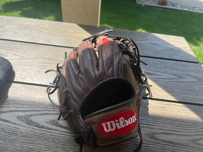 Right Hand Throw 12.5" A1000 Baseball Glove