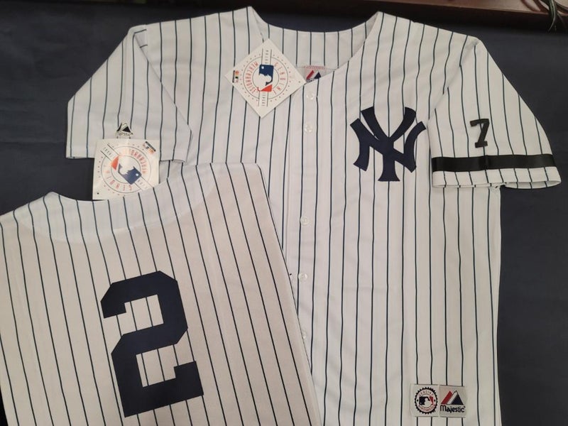 New York Yankees Derek Jeter #2 T-Shirt Womens Majestic Fan Fashion Size  Medium