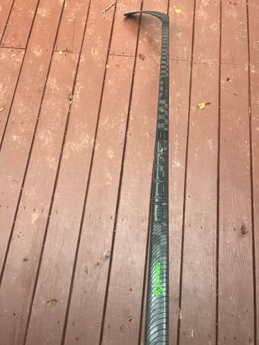 Senior Right Handed P29  Trigger 6 Pro Hockey Stick