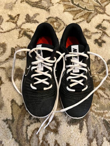 Black Youth Used Nike Turf Cleats Size 3.5