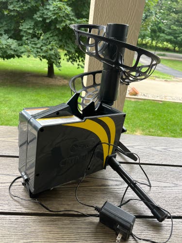 Sklz soft toss feeder