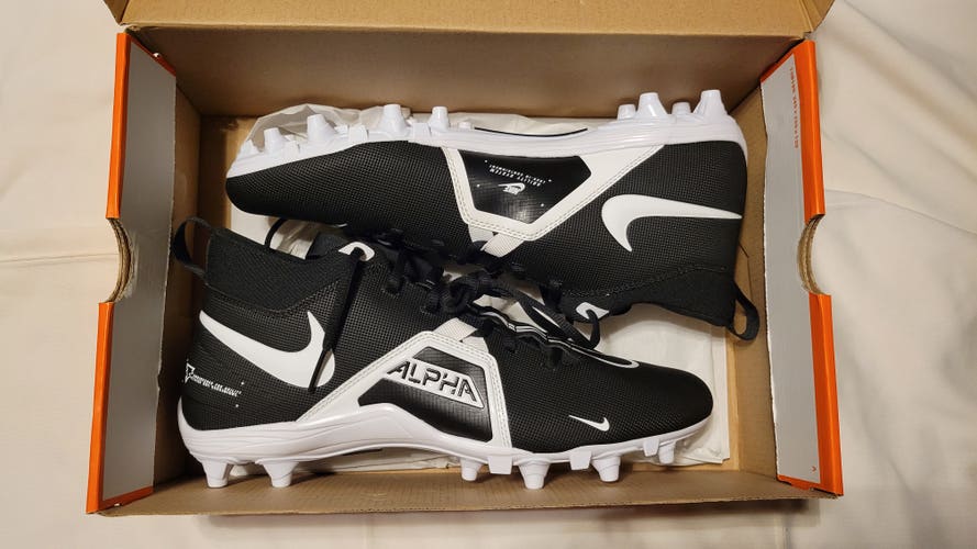 New Men's Size 11.5 Nike Alpha Menace Varsity 3 Football Cleats