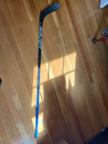 Intermediate Right Handed P28  Nexus Geo Hockey Stick