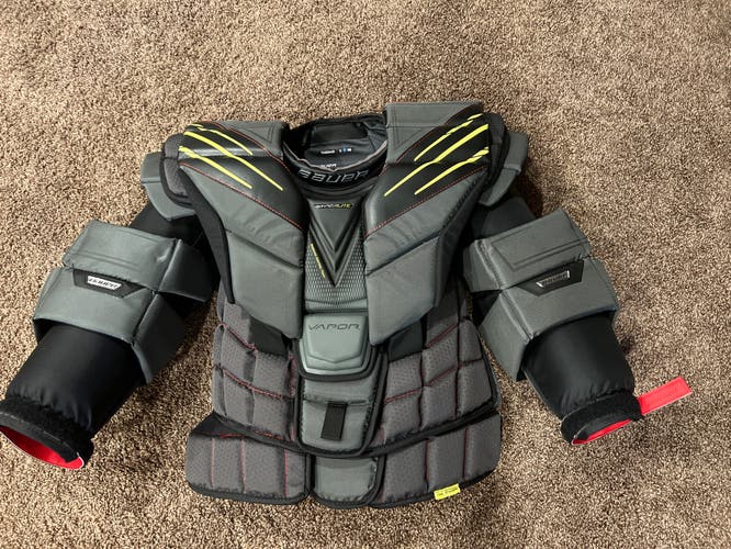 New Small Bauer Hyperlite Goalie Chest Protector