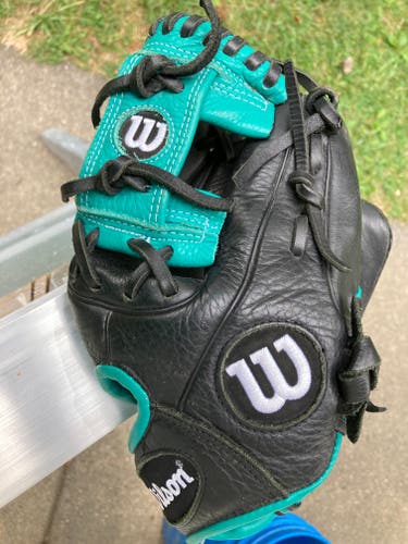 Used Wilson Right Hand Throw Infield A500 Softball Glove 10.75"