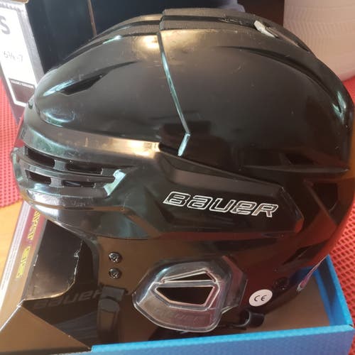 Used Small Bauer Re-Akt 95 Helmet