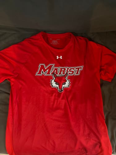 University Of Marist Tshirt Size L
