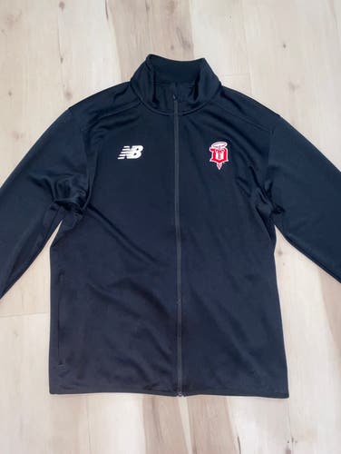 New Dubuque Fighting Saints USHL Team Issue Jacket Adult Men’s Large Black