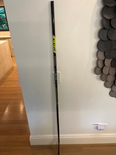 Senior Right Handed P29 Pro Stock Super Tacks AS3 Pro Hockey Stick