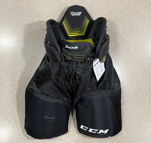 New with tags CCM Tacks 5092 Senior Medium Hockey Pants Breezers