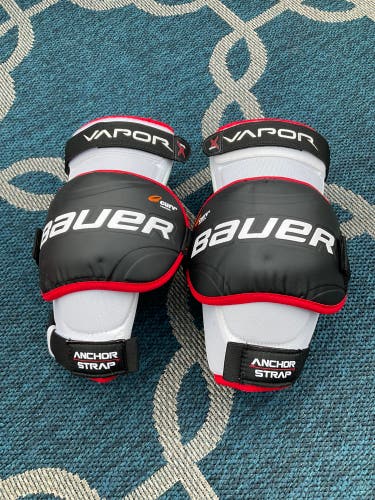 Pro Bauer knee guards