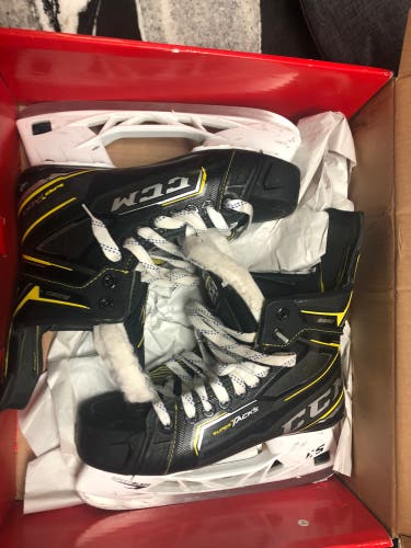 Used CCM Regular Width  Size 6 Super Tacks 9380 Hockey Skates