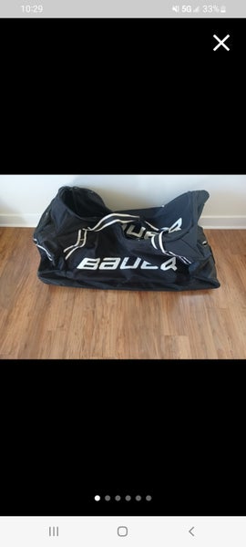 Bauer 850 Goalie Bag (Rollers) Like New Condition