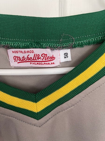 Men's Oakland Athletics Rickey Henderson Mitchell & Ness Green Logo  Throwback T-Shirt
