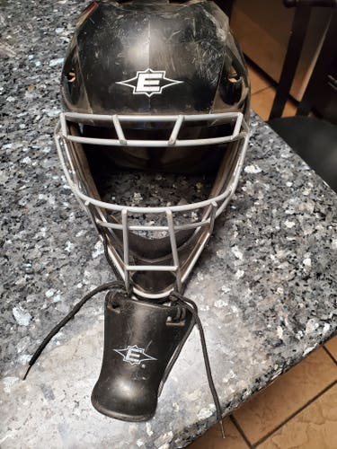 Used Easton BLACK SURGE CATCHER MASK ADULT 7"- 7 7/8"