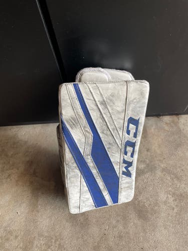 E3.9 Goalie blocker Right Hand