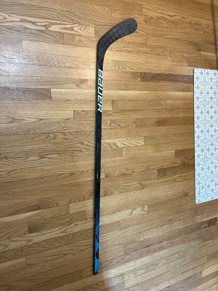 Junior Right Handed P92 Nexus Geo Hockey Stick