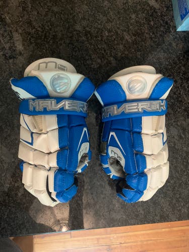 Barton College Maverik M4 gloves - gently used
