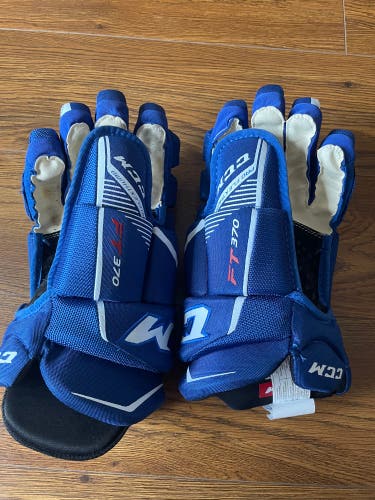 **USED ONCE** CCM 15" JetSpeed FT370 Gloves Royal Blue