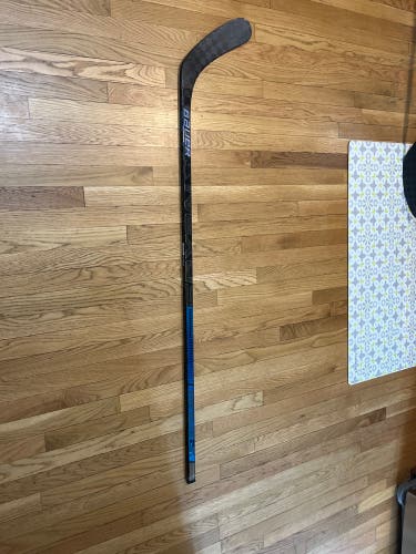 Junior Right Handed P92  Nexus 2N Pro Hockey Stick