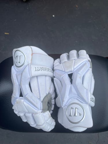 Used Warrior Lacrosse Gloves Size Medium (12)