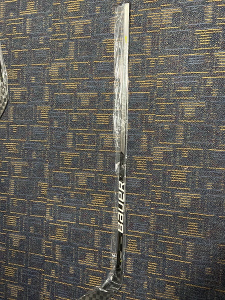 Senior New Right Handed Bauer Vapor Hyperlite Hockey Stick P92 Pro Stock