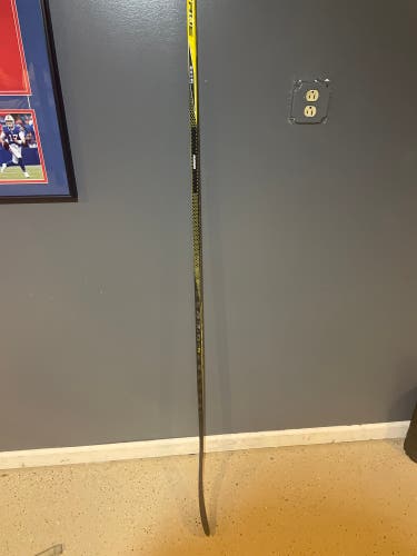 Senior Right Handed TC2  Catalyst 7X Hockey Stick