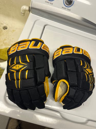 Bauer 13"  Nexus 800 Gloves
