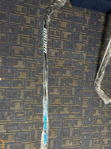 Senior Right Handed P92 Pro Stock Nexus Geo Hockey Stick