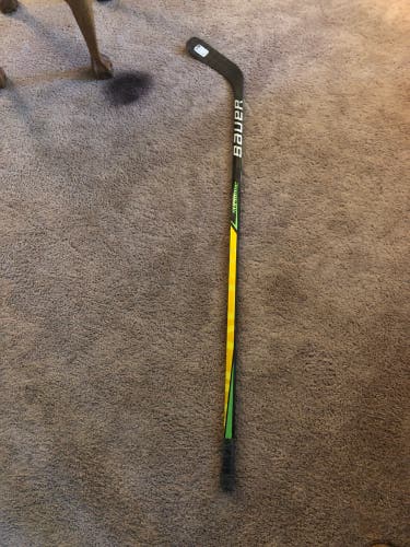 Intermediate Left Hand P88  Supreme UltraSonic Hockey Stick