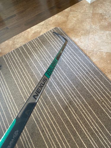 New Right Handed P92 95 Flex Pro Stock Nexus 2N Pro Hockey Stick