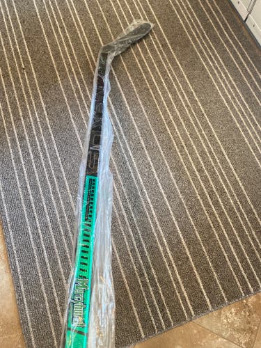 New Right Handed P28 87 Flex Pro Stock Nexus 2N Pro Hockey Stick