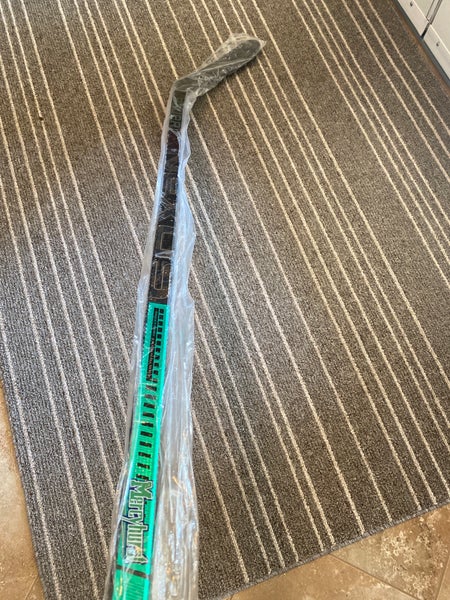 New Right Handed P28 87 Flex Pro Stock Nexus 2N Pro Hockey Stick