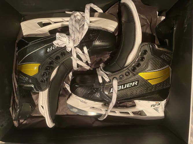 New Bauer Regular Width Pro Stock Size 7 Supreme UltraSonic Hockey Skates