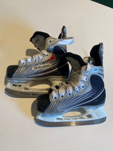 Used Bauer  Vapor Hockey Skates