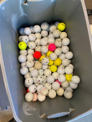 100 ASSORTED GOLF BALLS!