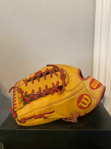 Outfield 12.5" A2000 Baseball Glove
