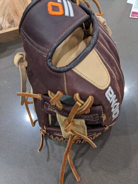 Used Nokona Right Hand Throw Infield Alpha Baseball Glove 11.5"