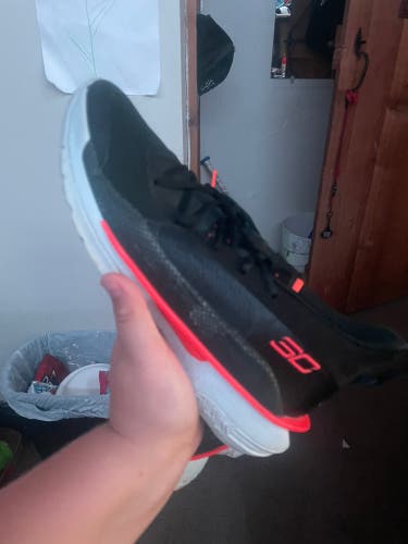 Men's Size 11.5 (Women's 12.5) Under Armour Curry 3 Shoes