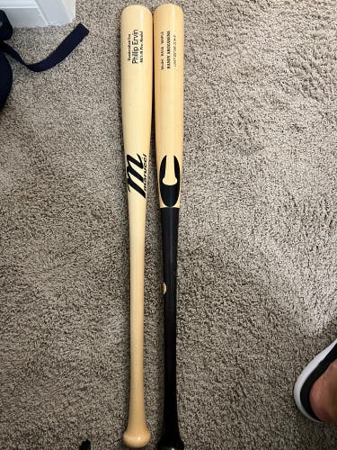 2 pro Issue wood bats