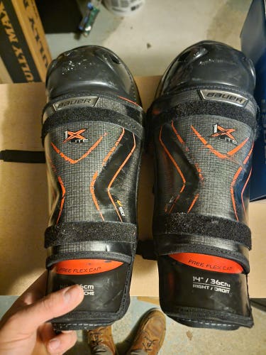 Used Bauer Vapor 1X Lite Shin Pads