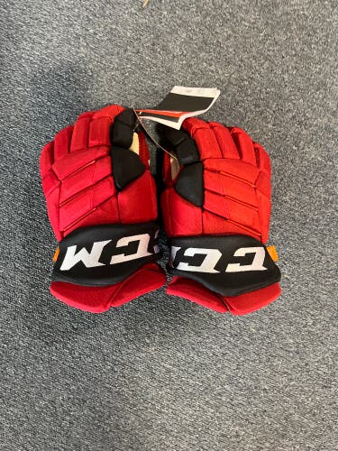 New Red CCM HGPJS Pro Stock Gloves Carolina Hurricanes 15”