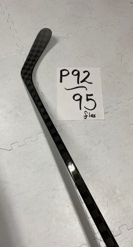 Senior(1x)Right P92 95 Flex ProBlackStock Pro Stock Nexus 2N Pro Hockey Stick