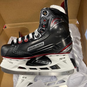 New Bauer Regular Width  Size 5 Vapor X LTX Hockey Skates